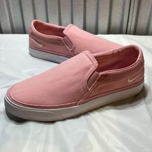 Nike Women’s Court Legacy SLP Size 9.5 BRAND NEW